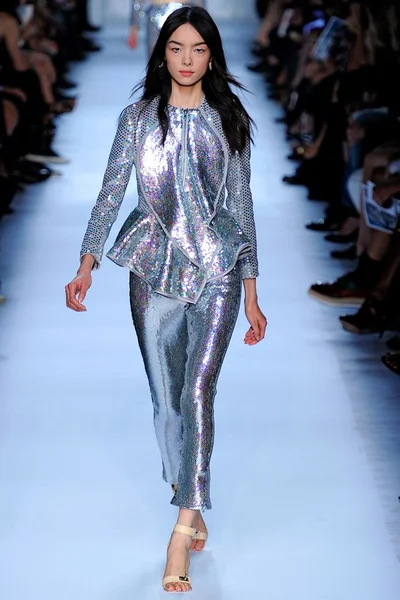 Look 28